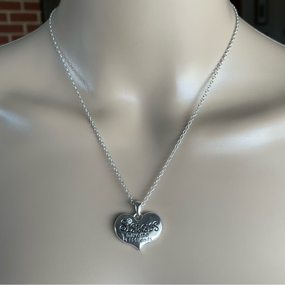 Claire’s Y2K Silver Heart Sisters Make The Best Friends Quote Charm Necklace - Picture 3 of 5